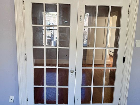 31A York St - Original French Doors