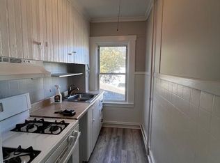 475 Coggeshall St #2, New Bedford, MA 02740