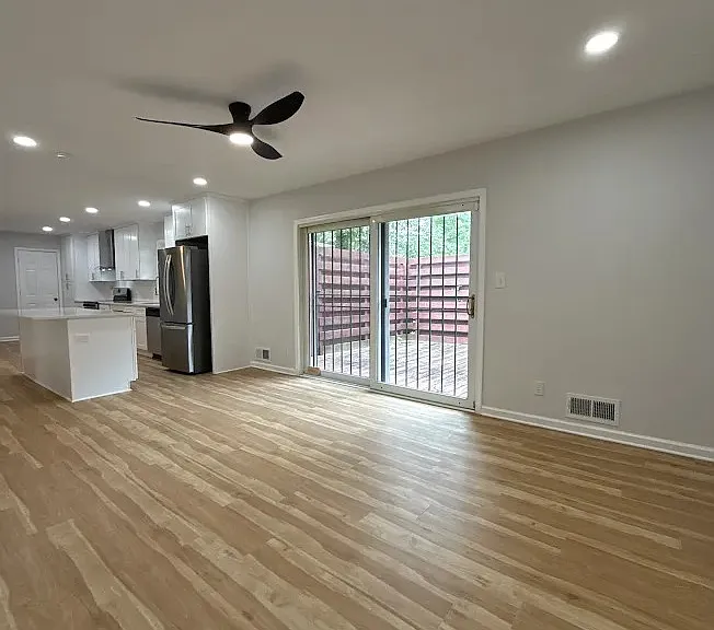 2407 Summerland Dr — Photo 4