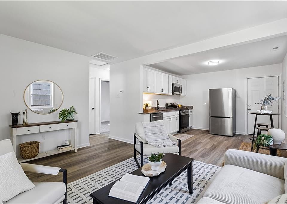 1st image of 415 Marion Rd