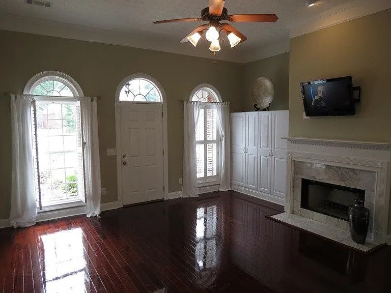 2125 Wedgewood Ct — Photo 9