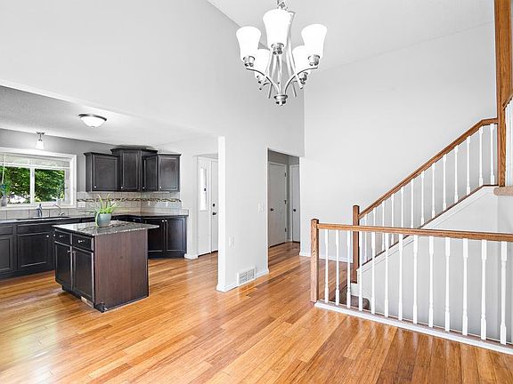 4th image of 7426 Aldrich Ct N