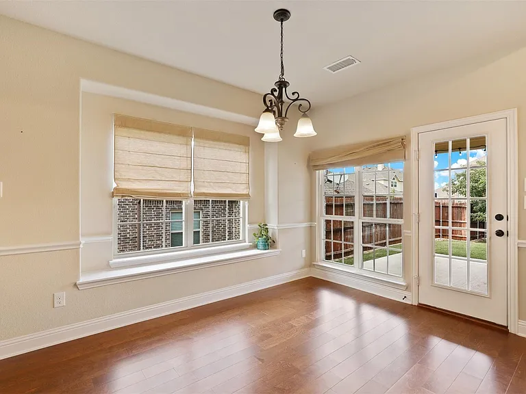 8110 Fenwick Ct — Photo 6