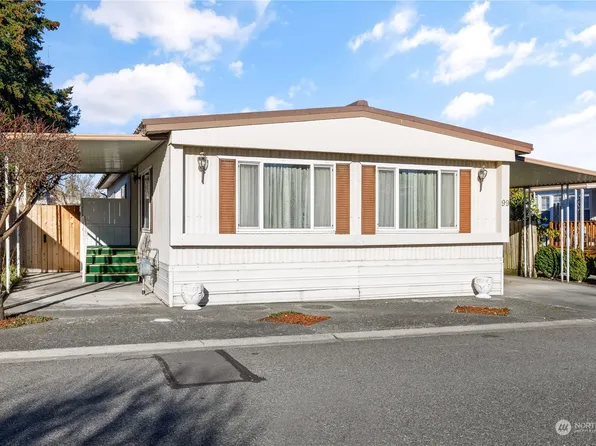 225 NE Ernst Street #99, Oak Harbor, WA 98277