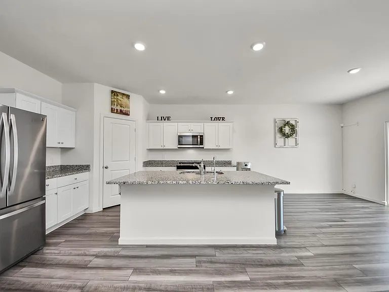 1021 Pin Cherry Ln — Photo 8