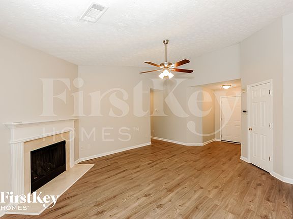 4th image of 5255 Hillcrest Glenn Dr