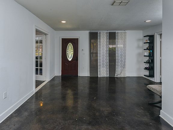 5th image of 5155 Lakewood Dr