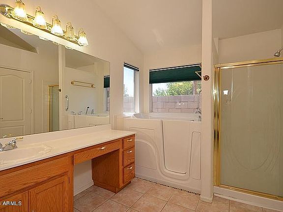 2nd image of 1041 W Chilton Dr