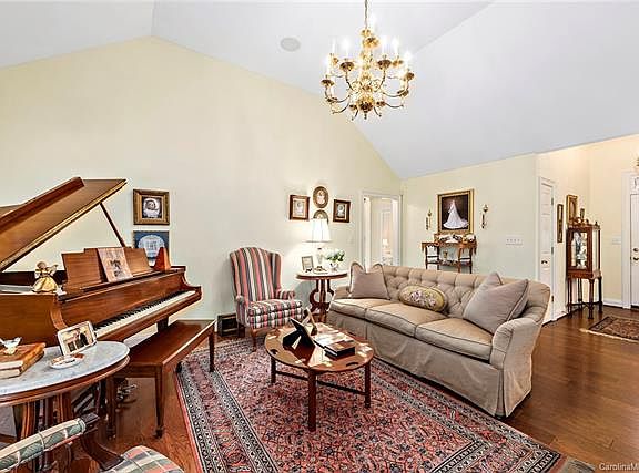 5th image of 1539 Elkhart Cir