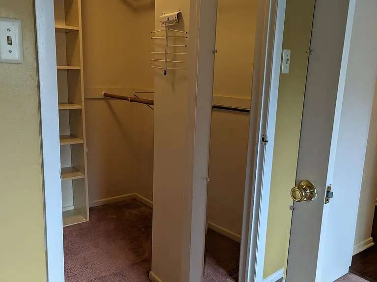 220 Hampshire Dr #220 — Photo 16