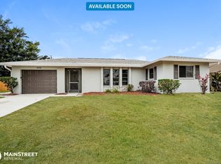 2200 SW Santa Barbara Pl, Cape Coral, FL 33991