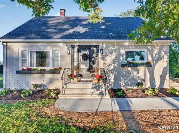 15 Lawler Lane, Norwich, CT 06360