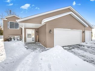 506 Oak Pond Dr, Sartell, MN 56377