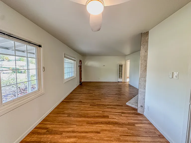 1912 Maybelle Dr — Photo 13