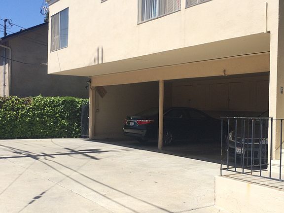 3rd image of 425 N Wilton Pl APT 04