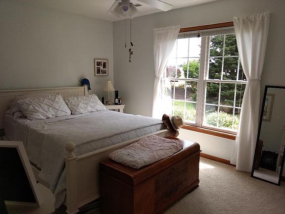 4th image of 200 Villa East Dr #1