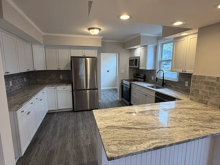 1901 Huddle St — Photo 4