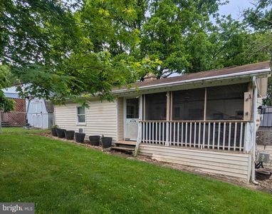 25 Yogi Bear Blvd, Falling Waters, WV, 25419