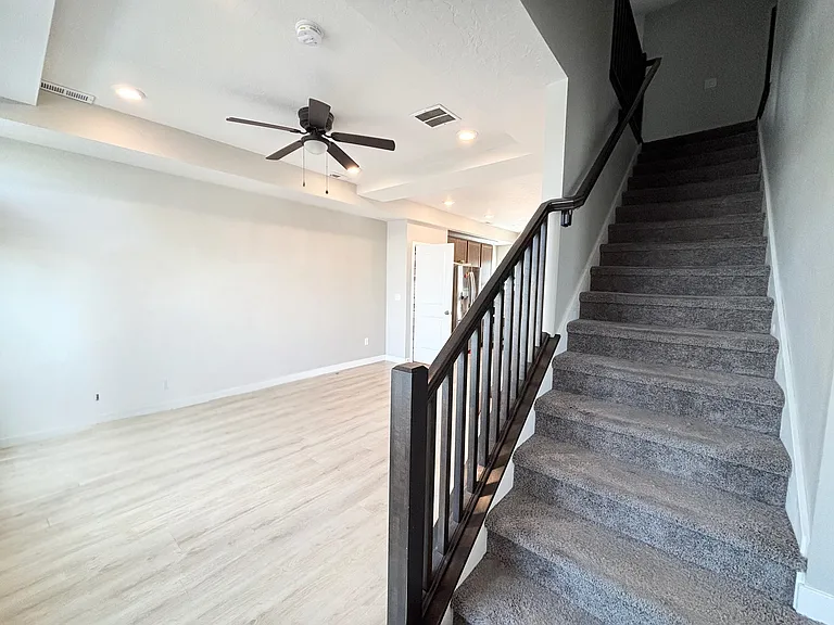 137 E Brushy Canyon St #1 — Photo 12