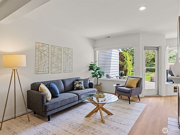 5th image of 11637 Grove Drive