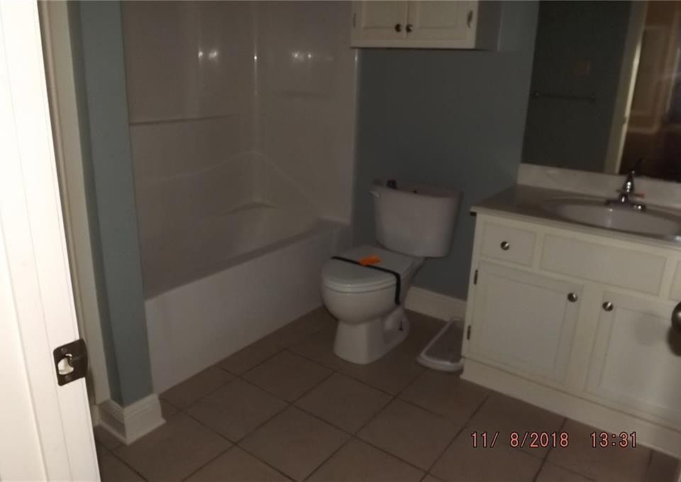 2nd image of 4806 Paradise Point