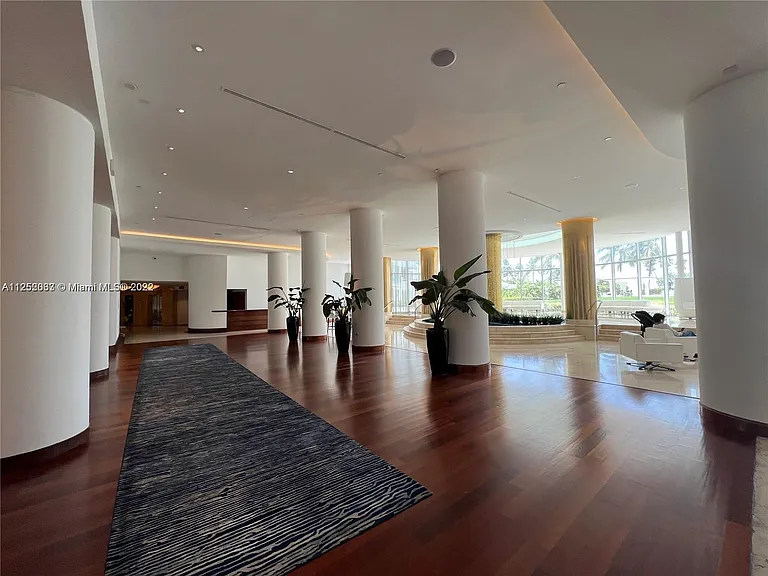 5161 Collins Ave #309 — Photo 12