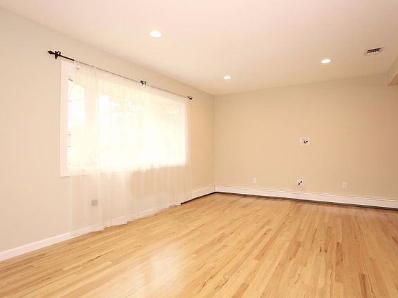 4th image of 74 Highwood Ave