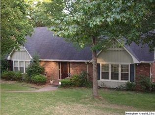 1701 Burning Tree Dr, Pelham, AL 35124