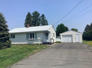 30 Lincoln St, Presque Isle, ME 04769