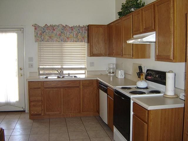 2nd image of 591 W Colt Rd
