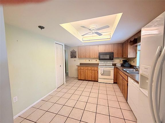5th image of 3410 Hartley Rd