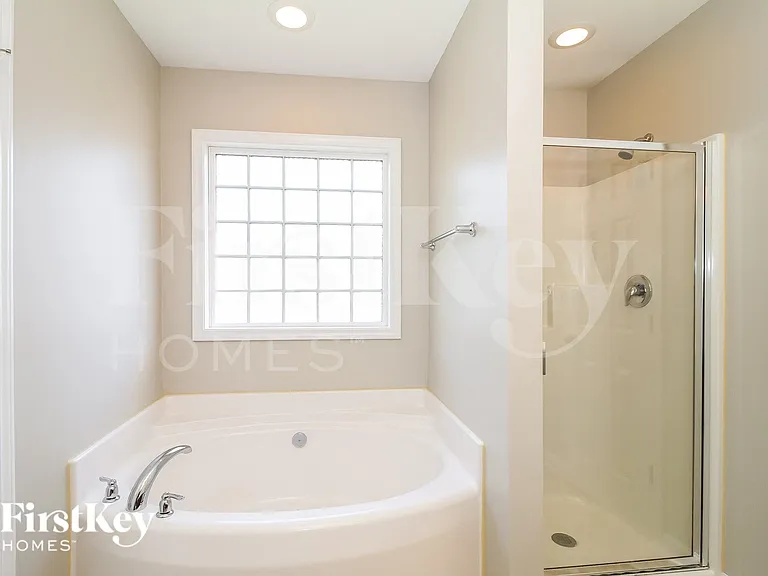 1647 Crestlawn Trl — Photo 12
