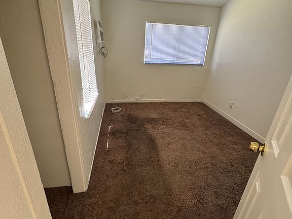 5th image of 10919 Evans St