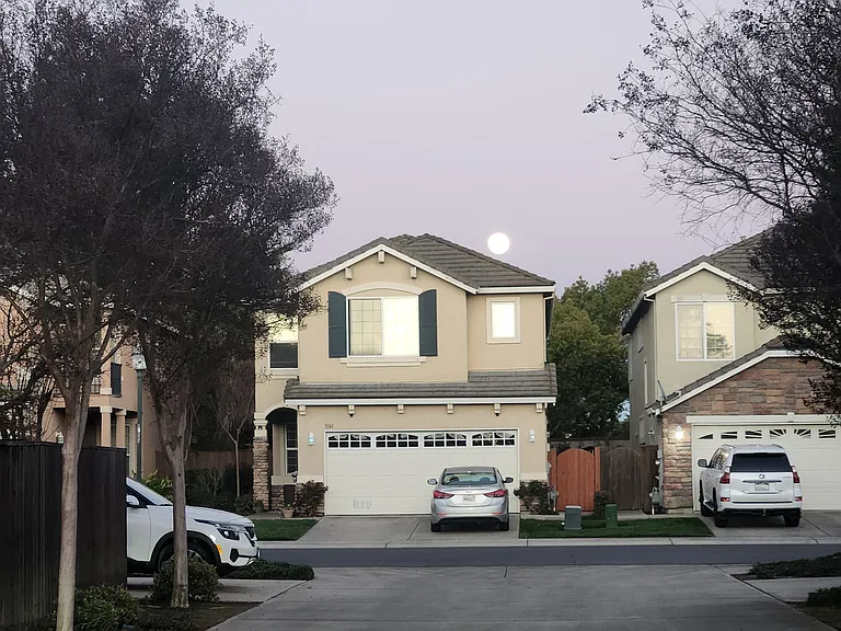 3176 English Oak Cir — Photo 2