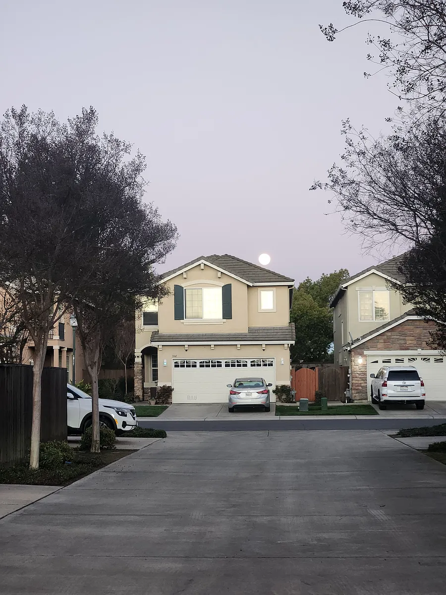 Building Photo - 3176 English Oak Cir