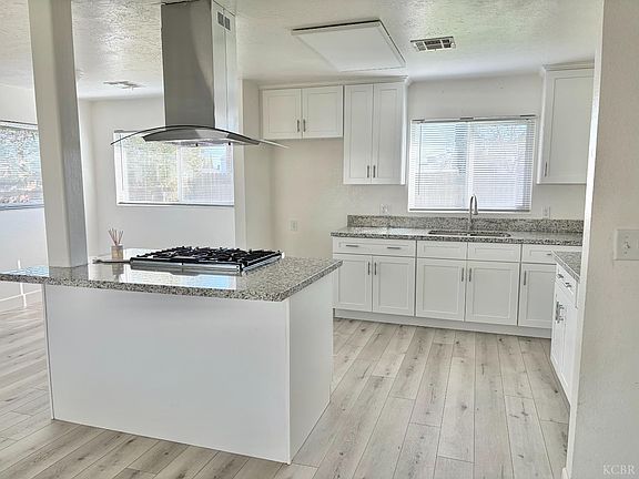 4th image of 1913 Stratford Way
