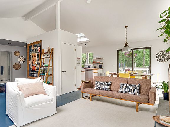 5th image of 37 Camberly Rd