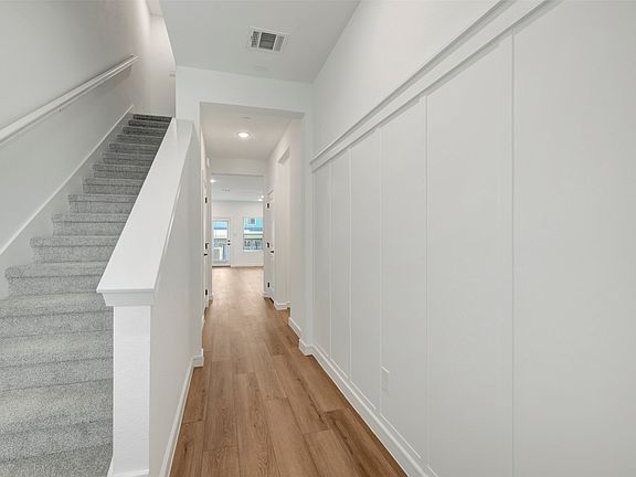 4th image of 9404 Mill St #C