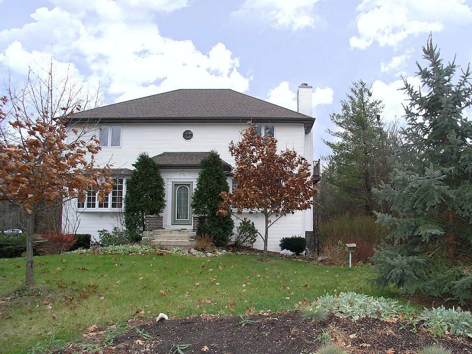 SPACIOUS CUSTOM BUILT HOME