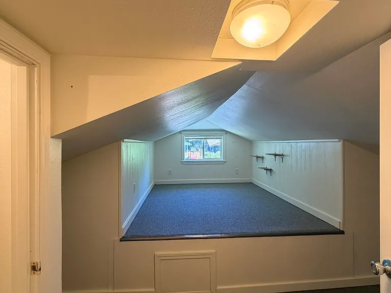 1733 NE Taurus Ct — Photo 22
