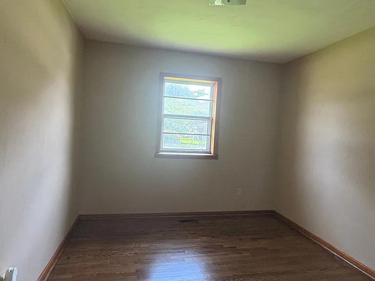 713 Willow Dr — Photo 8