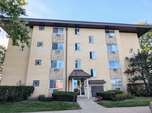 2214 S Goebbert Rd APT 180, Arlington Heights, IL 60005