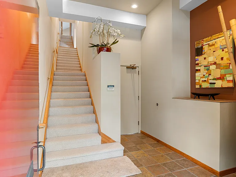 2537 NW Upshur St — Photo 13