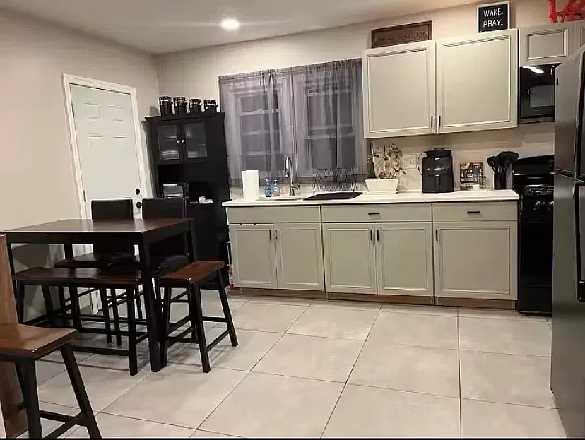 3 bed, $3,700 — Photo 3