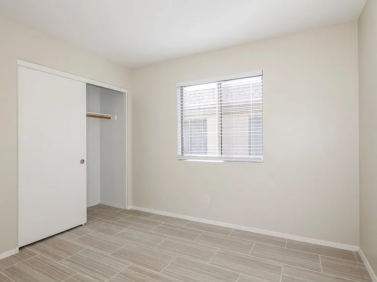 10559 W Amelia Ave — Photo 11
