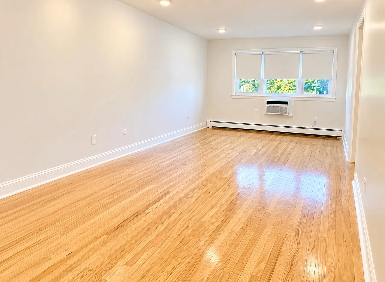 3 bed, $2,485 — Photo 2