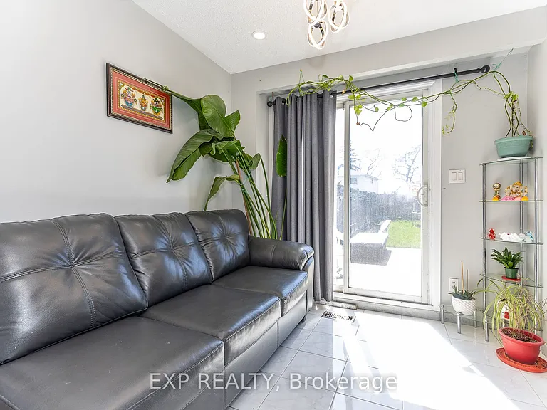 3270 Klaiman Dr — Photo 22