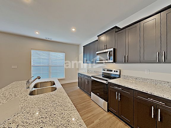 3rd image of 5518 Central Grove Sq