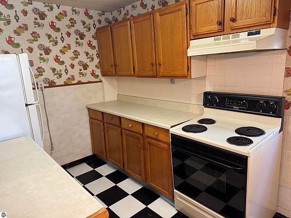 5th image of 225 N Hayes St