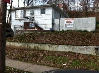 577 Richmond Rd, Staten Island, NY 10304